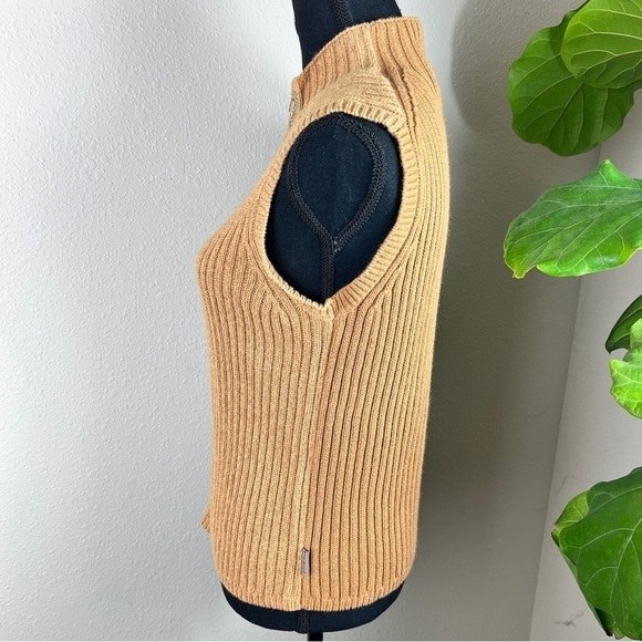 Woolrich Women’s Camel Knit Sleeveless Vest Full Zip, Floral Embroidery Medium - Picture 5 of 15